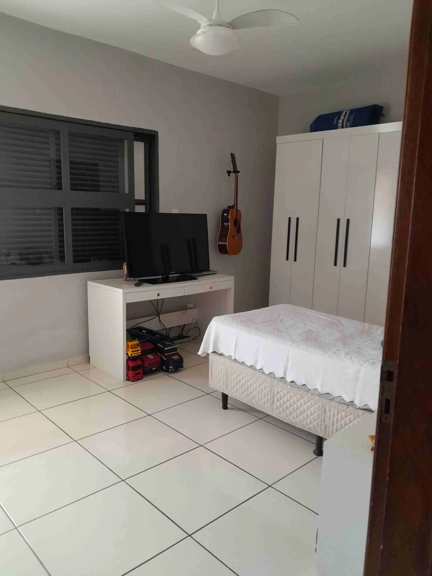 Imagem Excelente casa com piscina no conceituado bairro Vila Bourguese