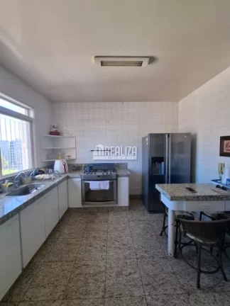 Imagem Apartamento à venda no Condomínio Edifício Luciana, em Uberaba: 4 dormitórios, suíte e móveis planejados