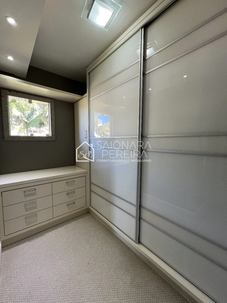 Imagem Casa Espetacular na Beira-Mar - Ponta de Baixo, São José/SC