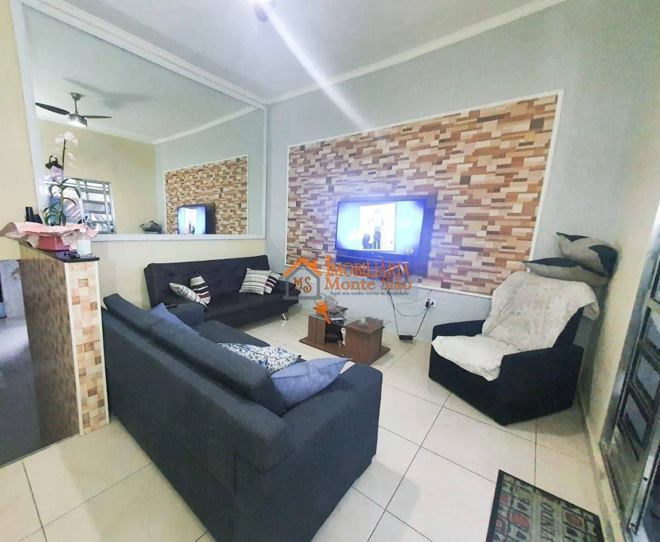 Imagem Sobrado com 3 dormitórios à venda, 360 m² por R$ 550.000,00 - Água Chata - Guarulhos/SP