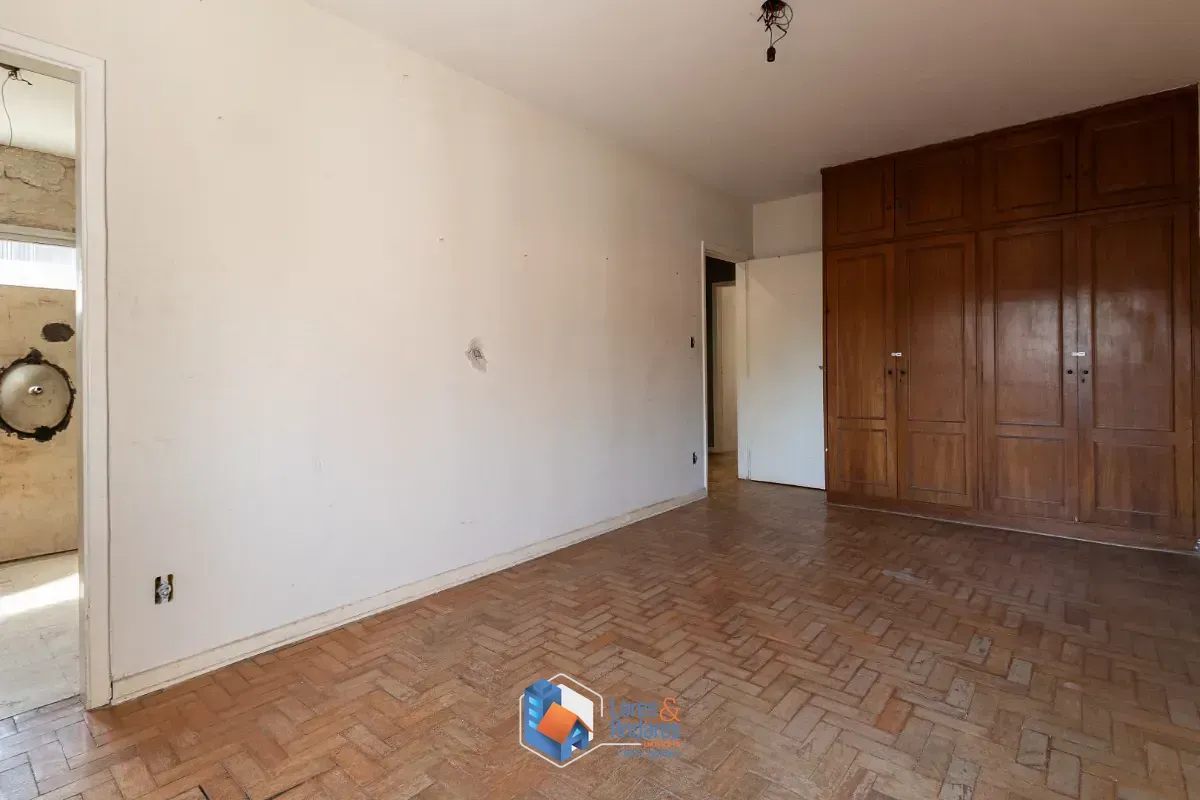Imagem Casa para venda em Moema com 3 quartos, sendo 1 suíte, 190m²