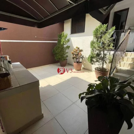 Imagem Sobrado a venda no Jardim Eliane 3 Dormitórios, 2 Vagas, 150 m