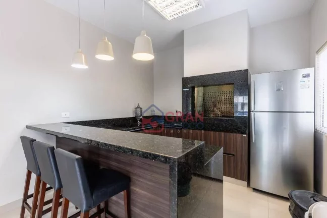 Imagem Casa ampla em condomínio de alto padrão com 3 quartos, sendo 1 suite no Campo Comprido