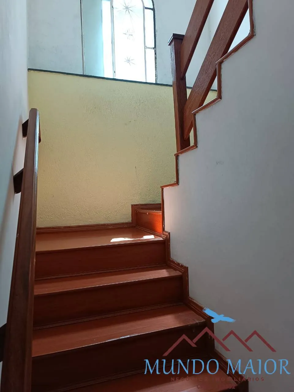 Imagem Sobrado Centro - 3 dormitorios e 1 suite e 2 Vagas -Casa Branca!!