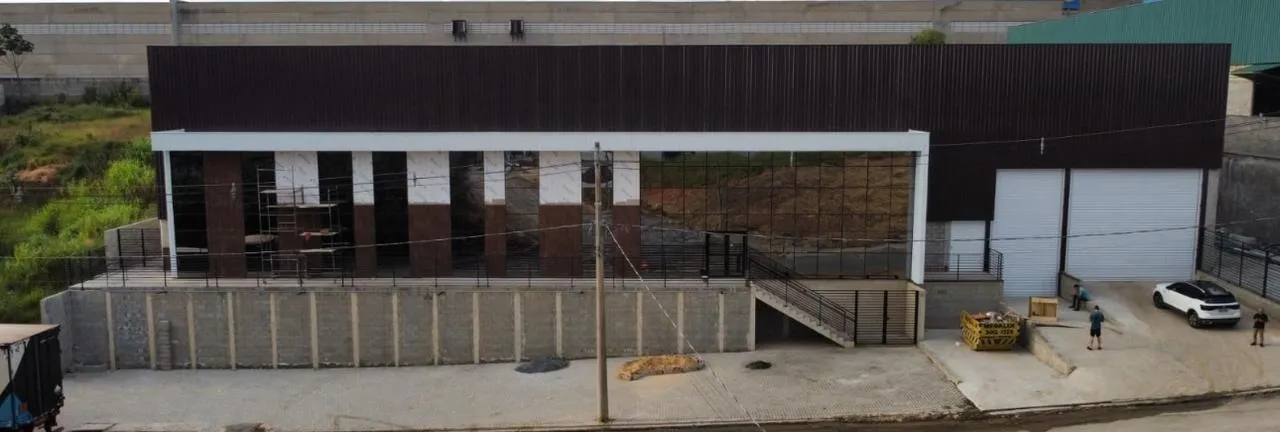 Imagem Amplo Galpão Industrial com Estrutura Completa e Localização Estratégica em Iporanga