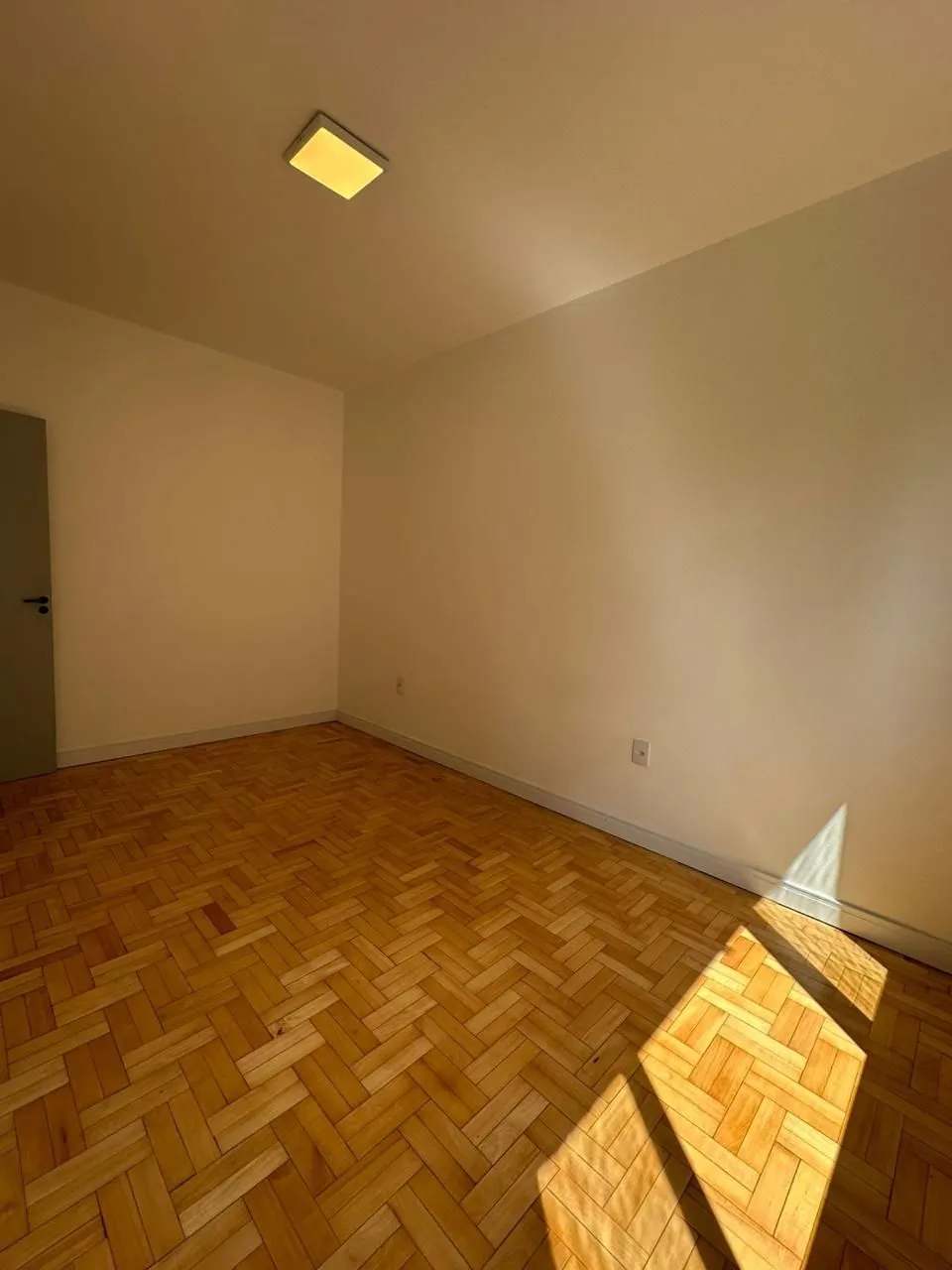 Imagem Apartamento Reformado por Arquiteta | 2 Dormitórios | 59,84m² | Cidade Baixa