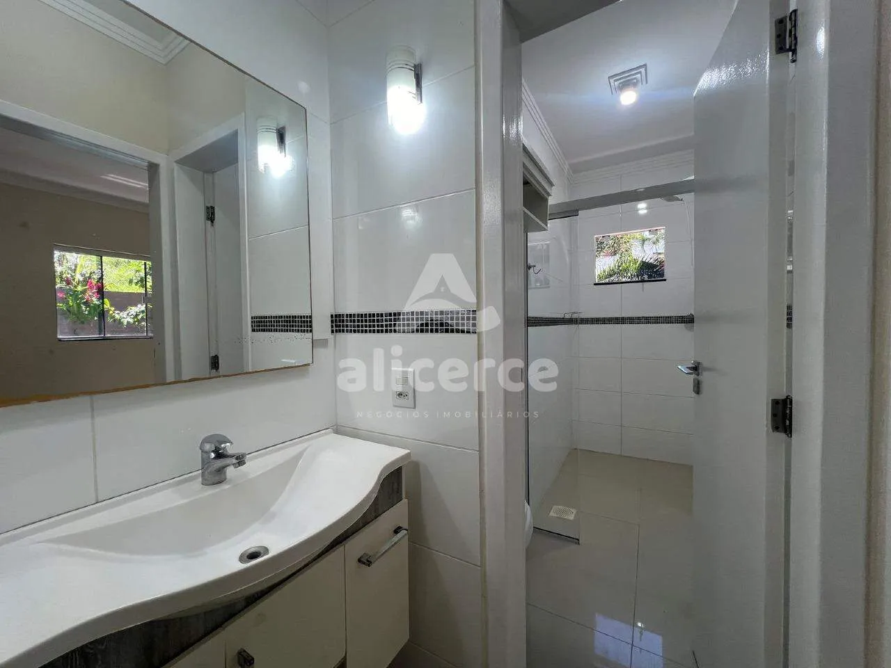 Imagem Casa à venda com 3 quartos 1 suíte, 210m² em Potecas São José