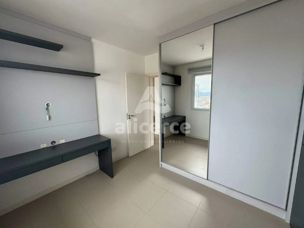 Imagem Apartamento Semi Mobiliado à Venda em Palhoça - ideal para quem busca conforto, modernidade e praticidade no dia a dia.