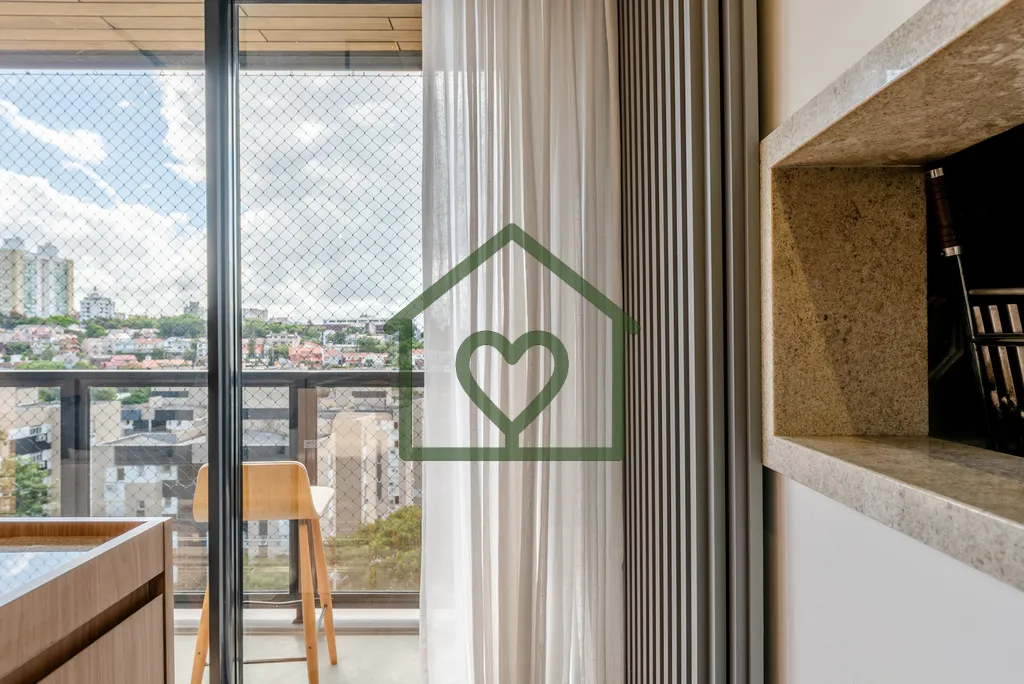 Imagem Lindo apartamento mobiliado de 70m² no bairro Boa Vista, Porto Alegre. Com 2 suítes e 2 vagas de g...