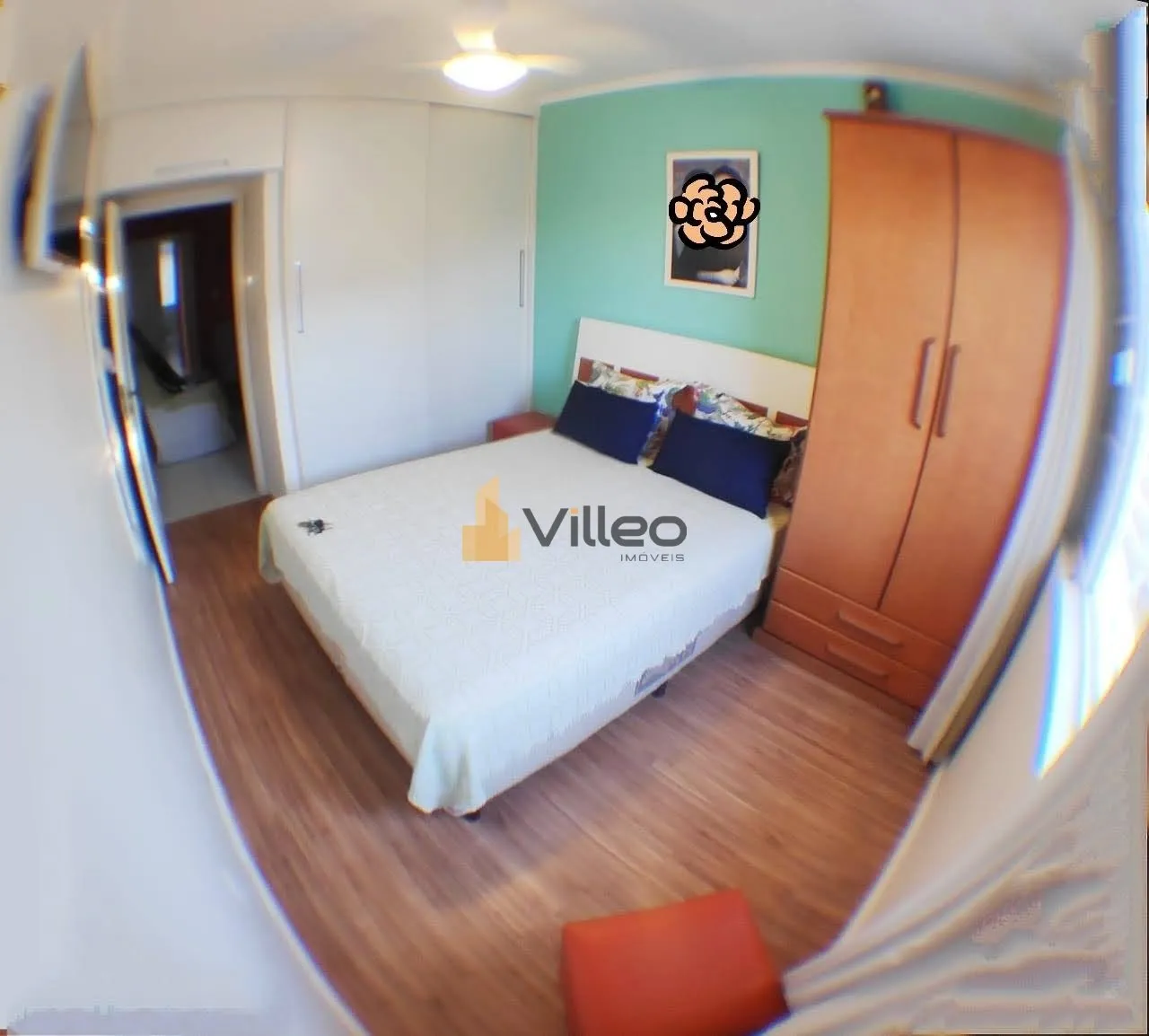 Imagem Duas casas.

Casa do piso superior: Em fino acabamento e inteira reformada.
Sala, dois quartos sendo...