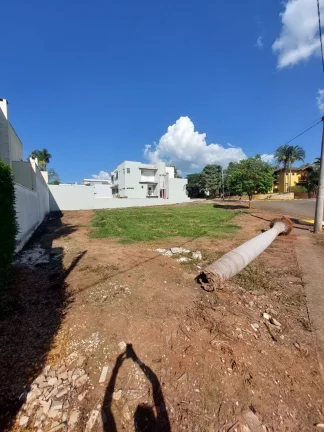 Imagem Oportunidade Única: Terreno á Venda de Esquina em Frente ao Lago, Portal das Estrelas