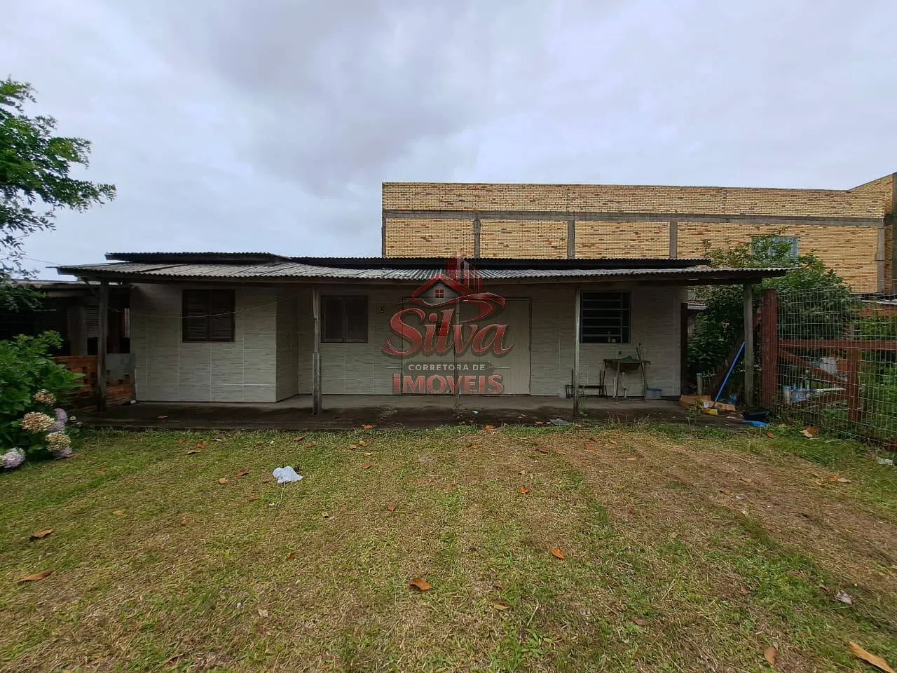 Imagem C139 | Casa 4 dormitórios com pátio cercado em Mariluz
