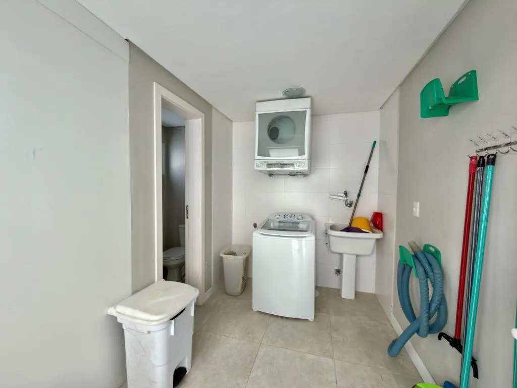 Imagem Casa 4 Dormitórios - Bairro xangri-la