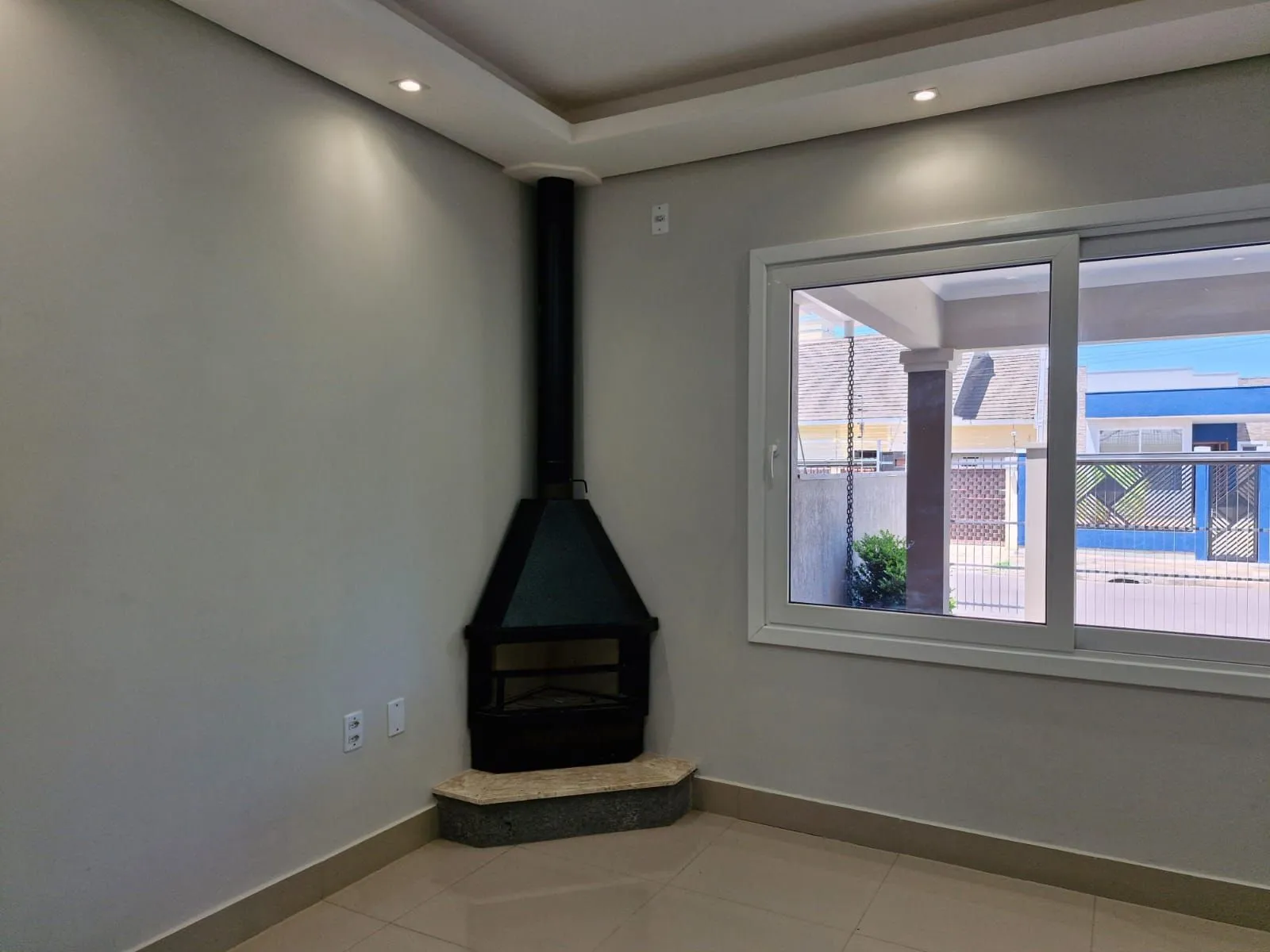 Imagem EXCELENTE CASA SEMIBOMILIADA NOVA À VENDA - Rua das Magnólias, | Gravataí