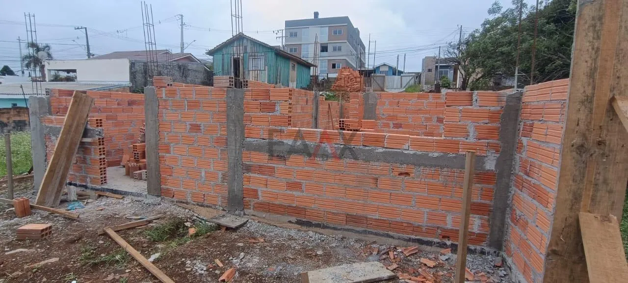 Imagem Casa à Venda em Construção no Bairro Santana com Terreno de 135m