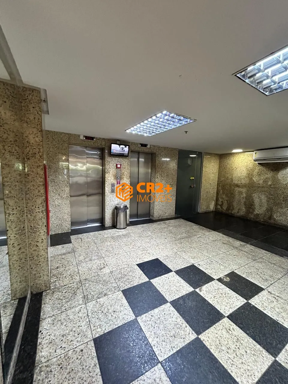 Imagem VENDO SALA COMERCIAL TÉRREA EM BOA VIAGEM, NA AV. DOMINGOS FERREIRA