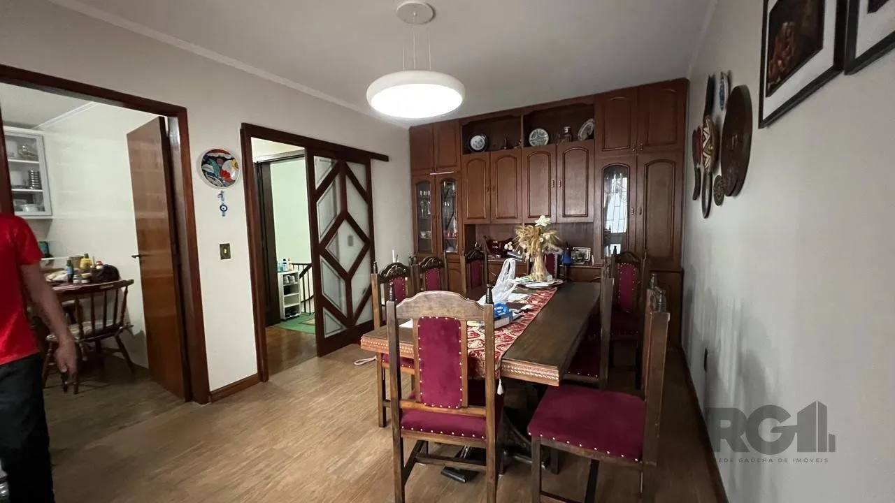Imagem Apartamentos com 5 quartos, 2 suítes, 4 vagas de garagem, no bairro Santana, Porto Alegre/RS