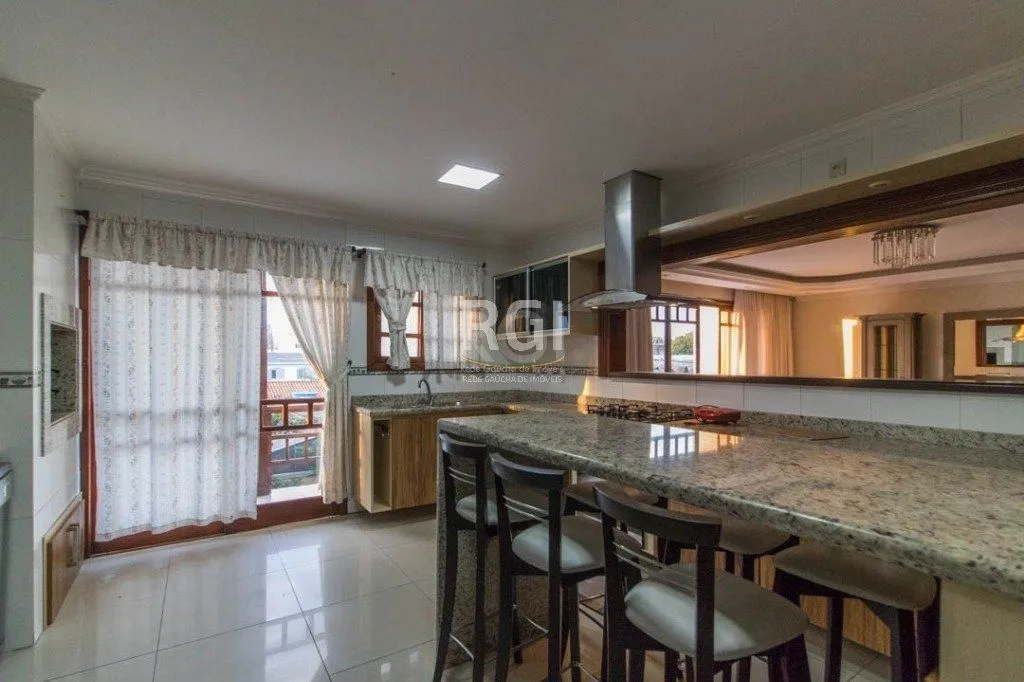 Imagem Sobrado para Venda - 499.98m², 4 dormitórios, sendo 3 suites, 4 vagas - Jardim Ipiranga