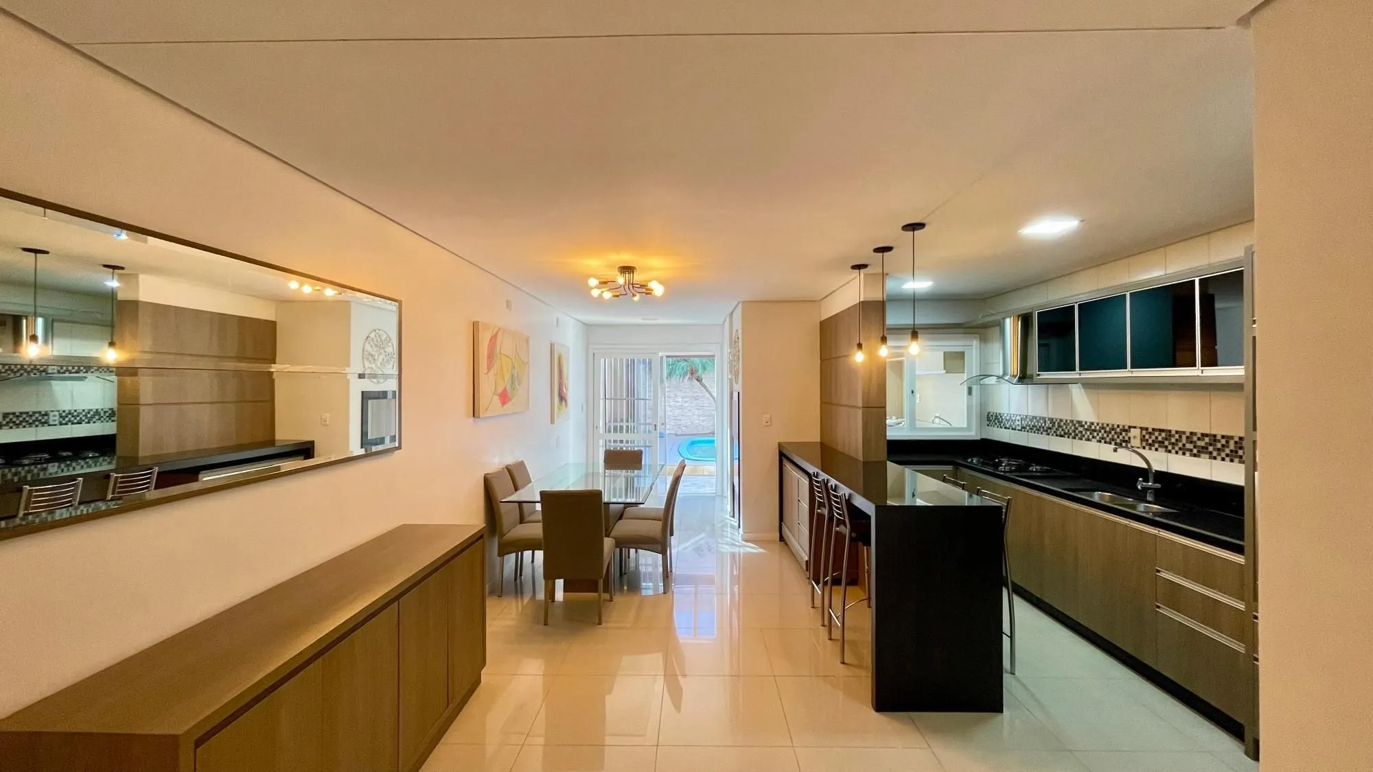 Imagem Casa com piscina, 3 suítes, desocupada, Rua Leite de Castro- Jardim Itu Sabará