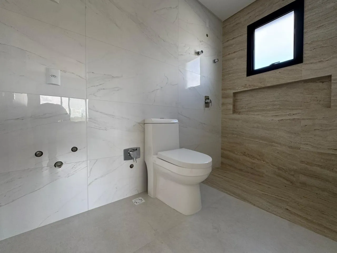 Imagem Casa à venda com 265m2 por R$ 3.165.000,00