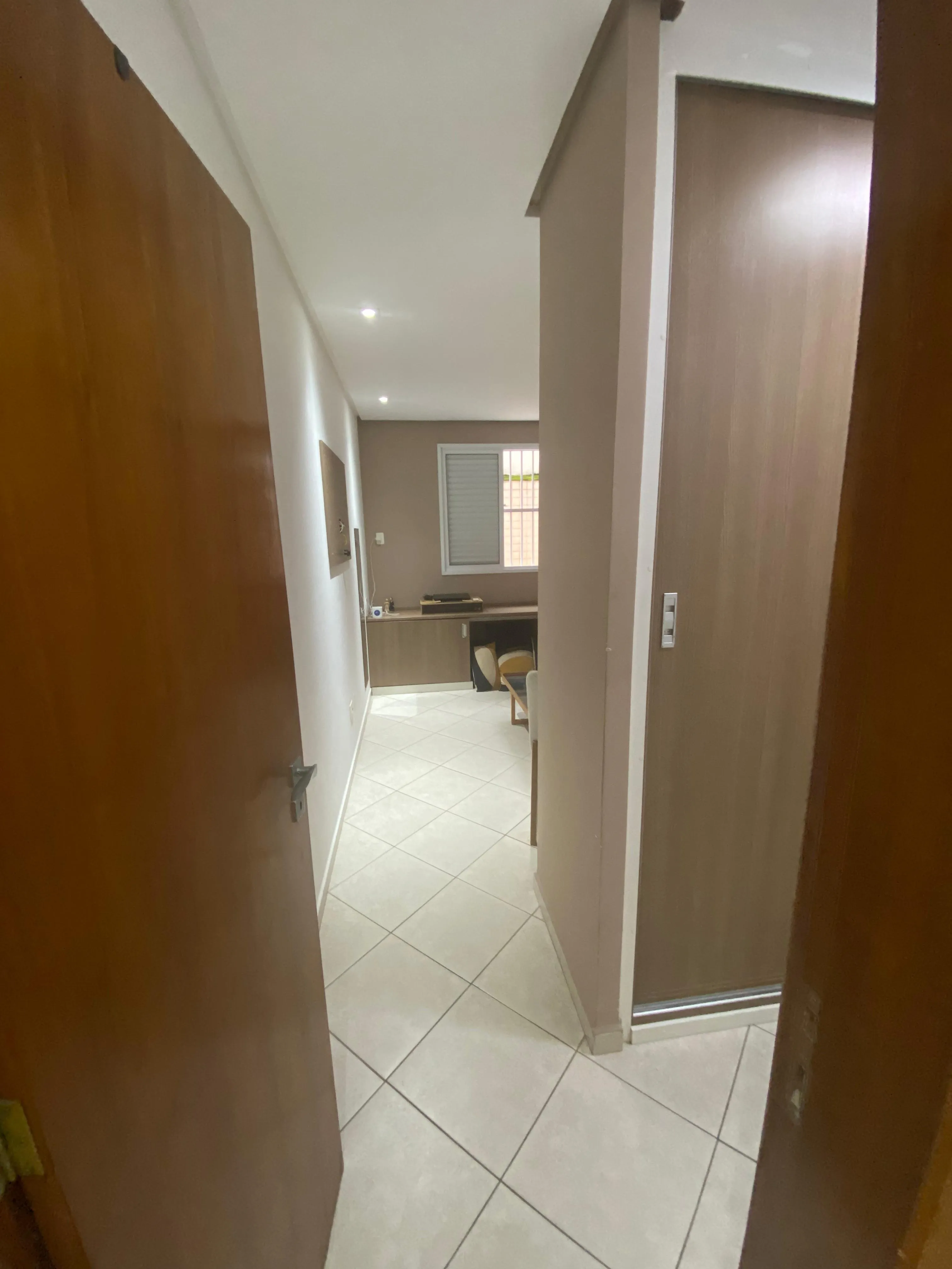 Imagem Residência Exclusiva no Embaré: Elegância, Conforto e Sofisticação em Cada Detalhe