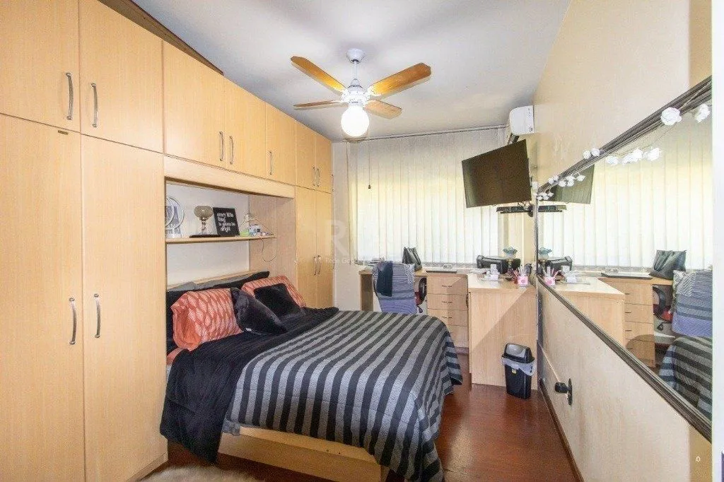 Imagem Apartamento de 77m², Bairro Menino Deus