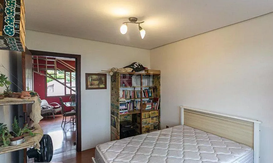 Imagem Cobertura para Venda - 207m², 3 dormitórios, sendo 1 suites, 2 vagas - Santa Tereza