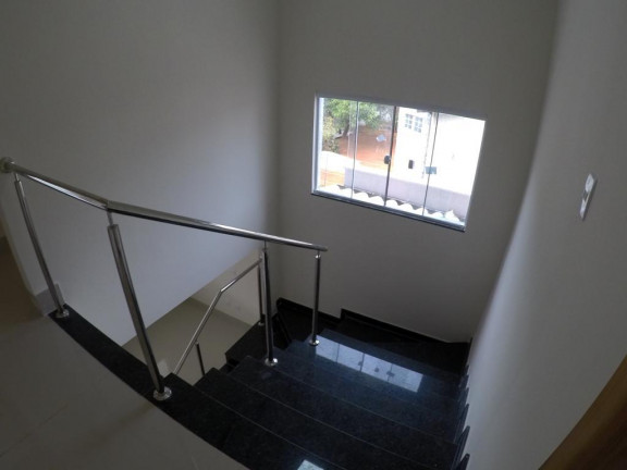 Imagem Sobrado com 4 Quartos à Venda, 210 m² em Setor Jaó - Goiânia