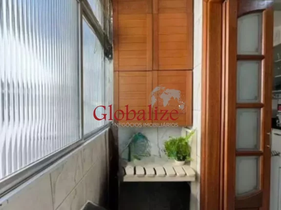 Imagem Apartamento a venda com 75m², 2 quartos, 1 banheiro, vaga de garagem por R$355.000,00 no Embaré em Santos