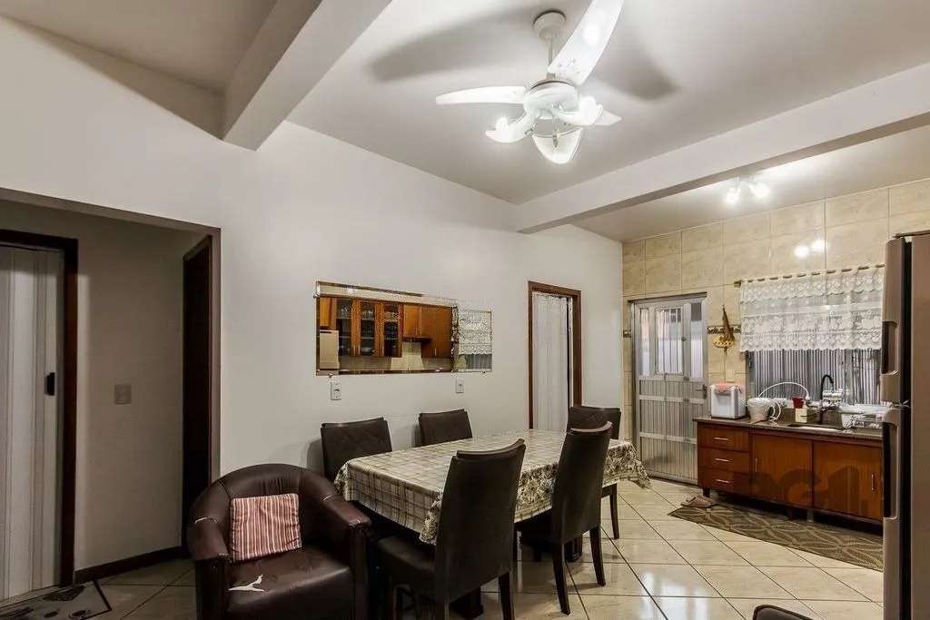 Imagem Casa de 4 dormitórios no bairro Santa Rosa de Lima