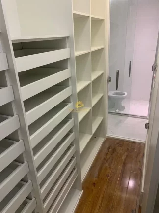 Imagem Com uma localização privilegiada, este imóvel oferece todo o conforto e comodidade que você proc...
