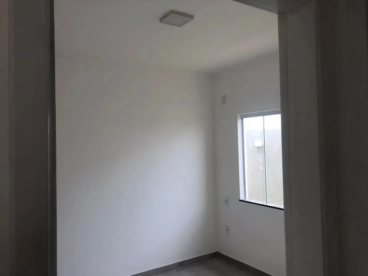 Imagem Casa em Condomínio para Venda em Cabo Frio / RJ no bairro Peró