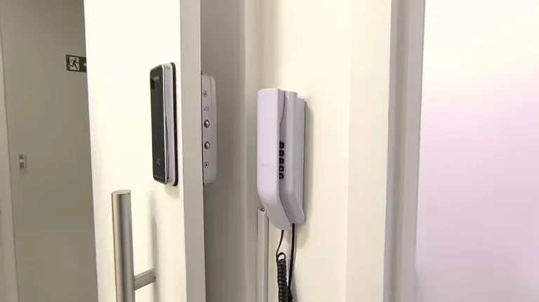 Imagem SALA COMERCIAL DE 53M² PARA LOCAÇÃO, COM 2 BANHEIROS, 1 VAGA - ED. GOLDEN OFFICE - EM JUNDIAÍ SP