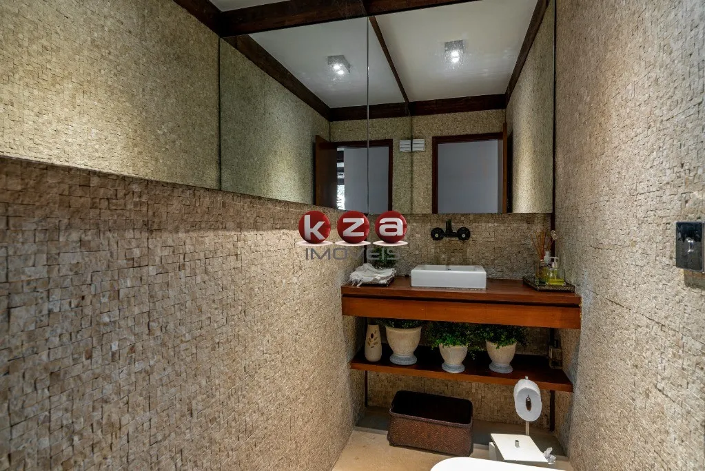 Imagem Casa de Luxo em Condomínio à Venda em Iporanga - Guarujá-SP: 7 Quartos, 7 Suítes, 3 Salas, 8 Banheiros, 4 Vagas, 338m².