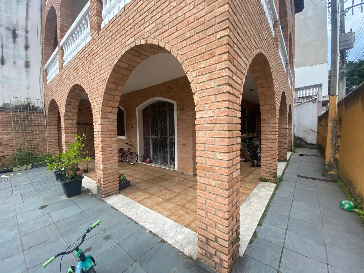 Imagem Comercial à venda 3 Quartos, 1 Suite, 2 Vagas, 200M², Ponte Alta, Aparecida - SP