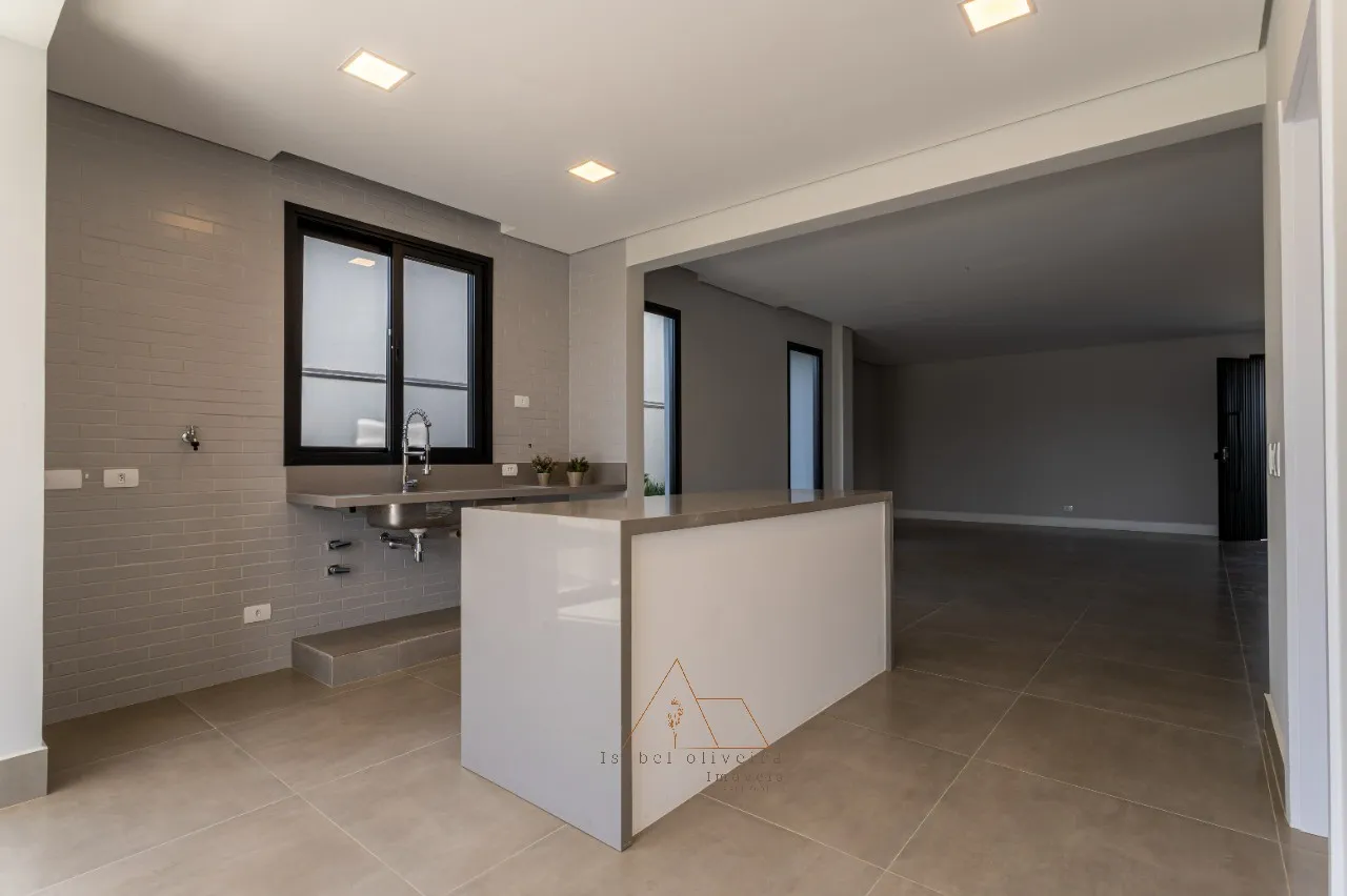 Imagem Venda de Casa de Alto Padrão no Condomínio Villas do Golfe em Itu-SP: 4 quartos, 1 suíte, 6 banheiros, 3 vagas, 336,98 m².