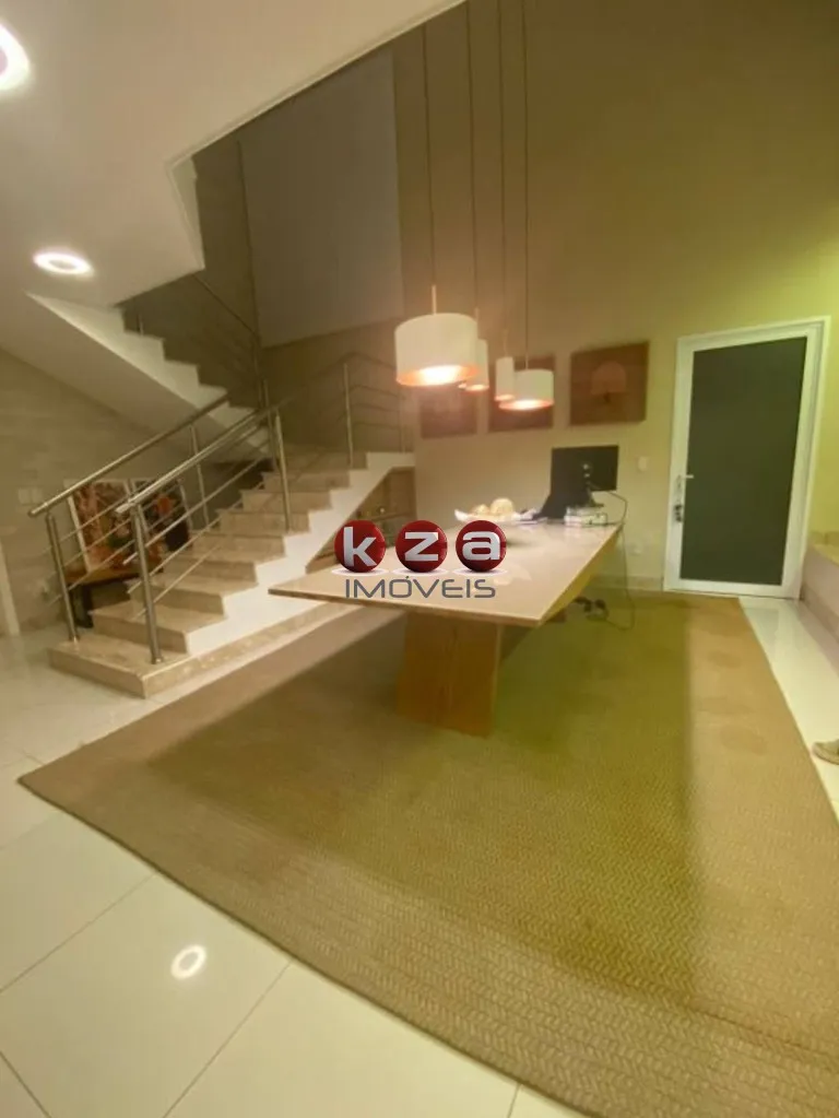 Imagem Casa de luxo em condomínio: 3 quartos, 3 suítes, 3 salas, 5 banheiros, 4 vagas, 334m² em Valinhos-SP no Residencial Reserva das Palmeiras.