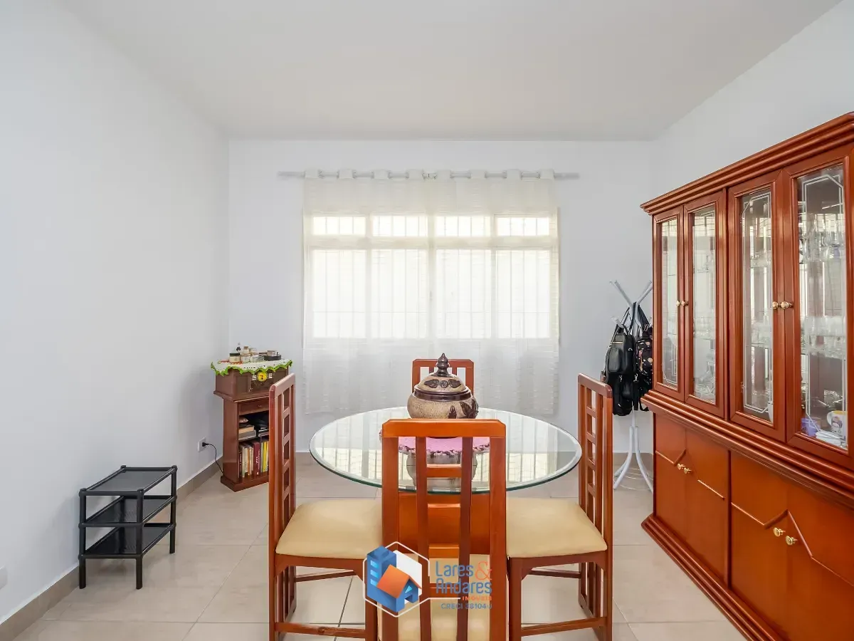 Imagem Sobrado para venda em Chácara Santo Antônio (Zona Sul) com 3 quartos, sendo 1 suíte, 230m²