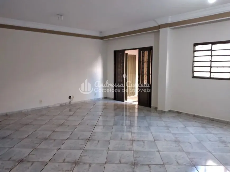 Imagem Casa com 3 dormitórios à venda, 226 m² por R$ 950.000,00 - Jardim Tarraf II - São José do Rio Preto/SP