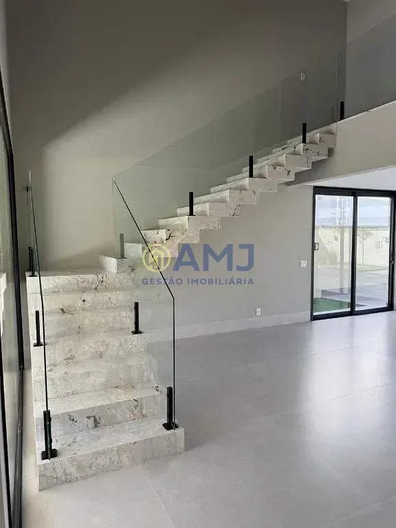 Imagem SOBRADO DE ALTO PADRÃO COM ELEVADOR PRIVATIVO, 4 SUÍTES E PISCINA AQUECIDA - PORTAL DO SOL GARDEN