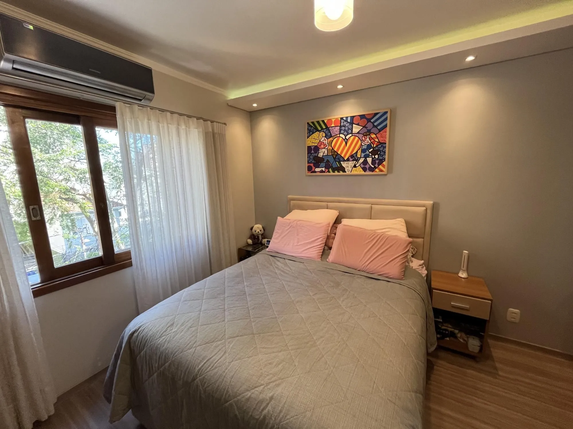 Imagem Apartamento de 3 quartos e 2 vagas de garagem no bairro Petrópolis em POA