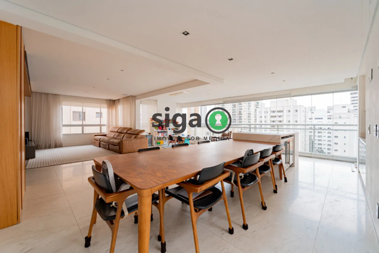 Imagem Apartamento Alto Padrão à Venda no Campo Belo - 220 m² - 3 Suítes - 4 Vagas - Varanda Gourmet