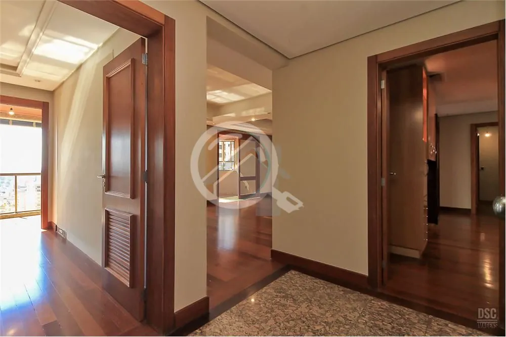 Imagem Apartamento de alto padrão, com 4 dormitórios, localizado no bairro Bela Vista, em Porto Alegre. C...