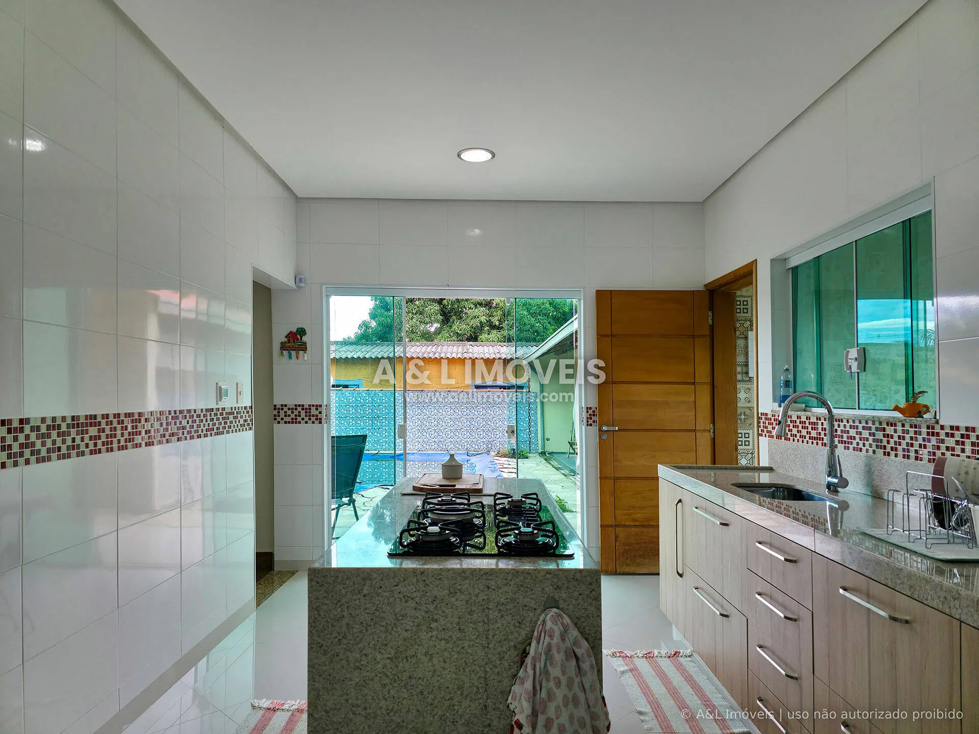 Imagem Casa em Tremembé | 313 m², 4 Suítes, Piscina e Área Gourmet