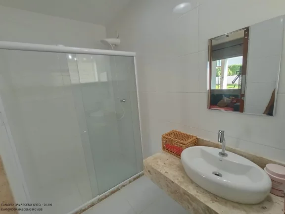 Imagem Luxuosa Casa em Condomínio à Venda em Camaçari-BA, Vila de Abrantes: 4 Quartos, 4 Suítes, 2 Salas, 2 Banheiros, 4 Vagas, 280m².