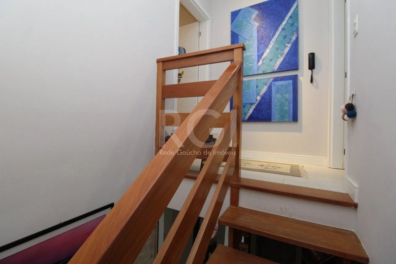 Imagem Cobertura para Venda - 106.84m², 3 dormitórios, sendo 2 suites, Petrópolis