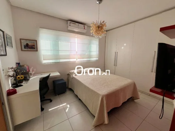 Imagem Sobrado à venda, 324 m² por R$ 1.700.000,00 - Loteamento Portal do Sol I - Goiânia/GO