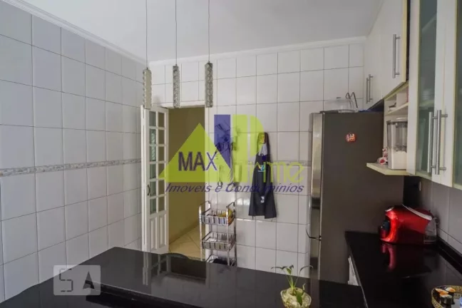 Imagem Casa em Condomínio de Alto Padrão na Vila Esperança, São Paulo-SP: 3 Quartos, 1 Suíte, 2 Vagas - 99m² de Luxo!