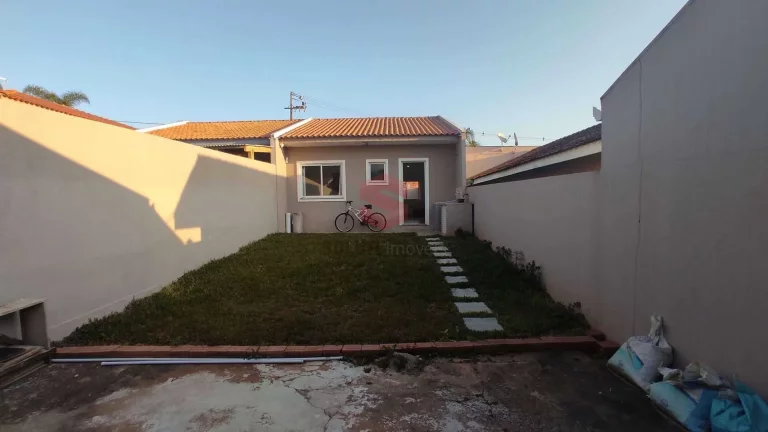 Imagem Casa com 02 quartos e amplo espaço de terreno à venda no Jd Iruama em Campo Largo/PR