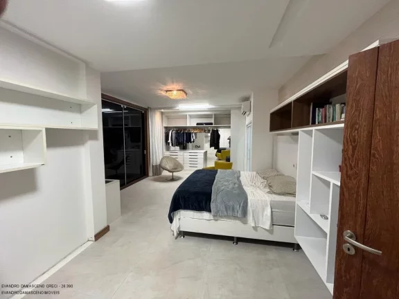 Imagem Casa de luxo em condomínio no Portão: 5 quartos, 5 suítes, 3 salas, 2 banheiros, 6 vagas, 1.500m² em Lauro de Freitas-BA